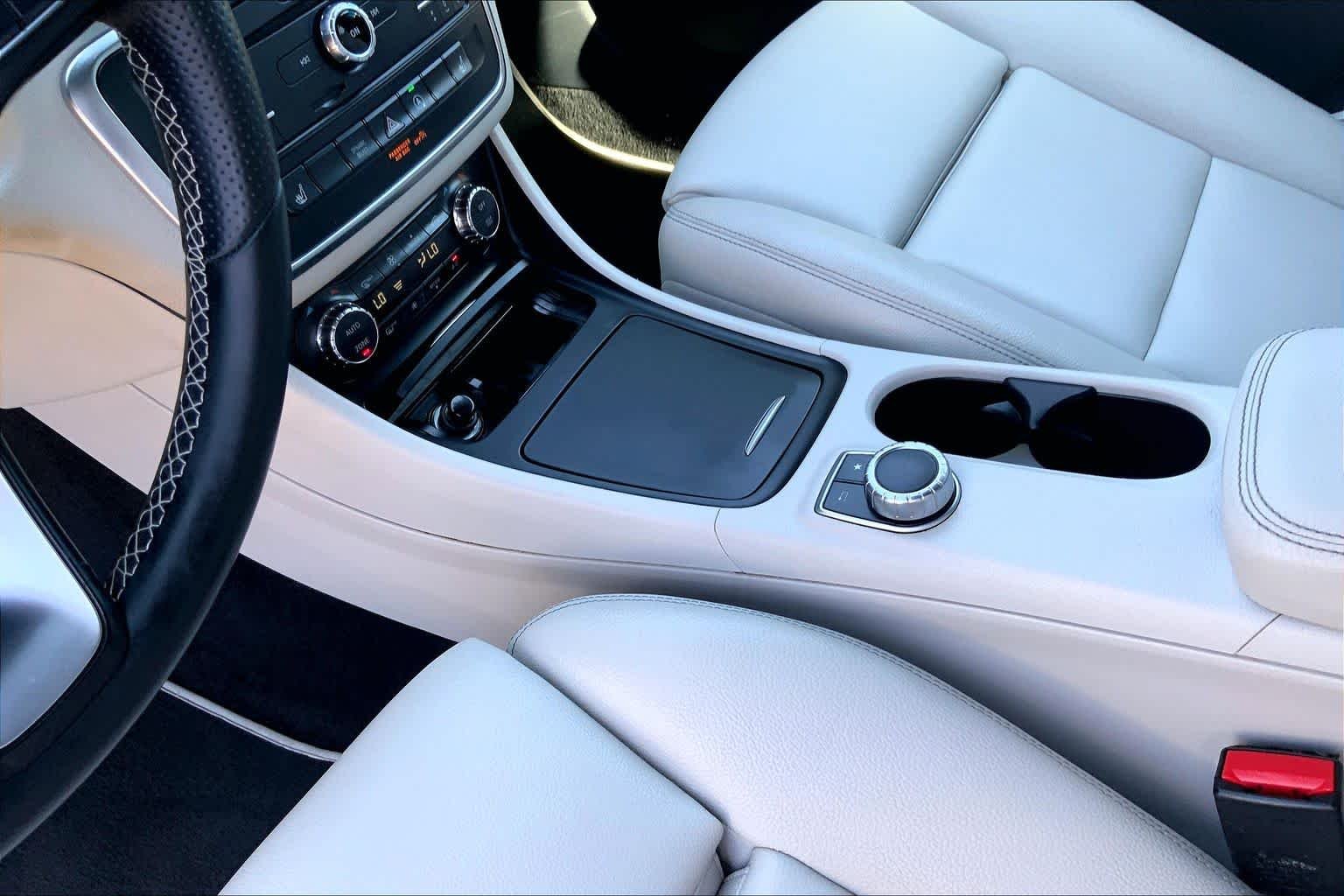 Used 2016 Mountain Gray Metallic Mercedes-Benz GLA 250 image 17