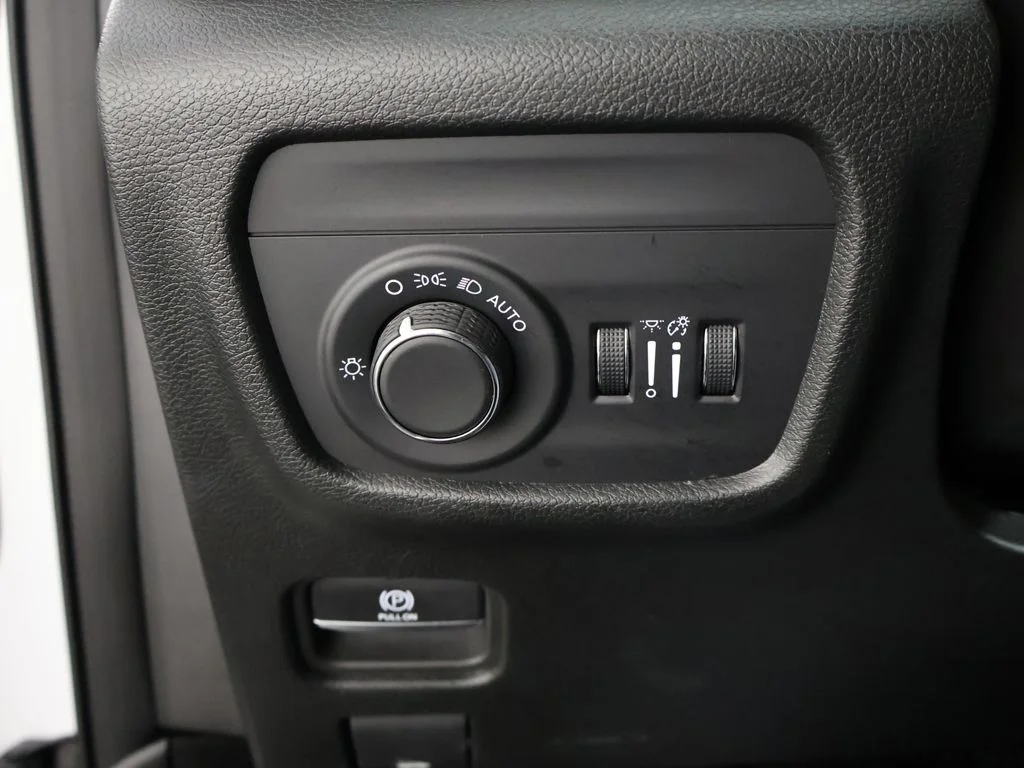 Used 2025 Bright White Clearcoat Jeep Altitude image 38