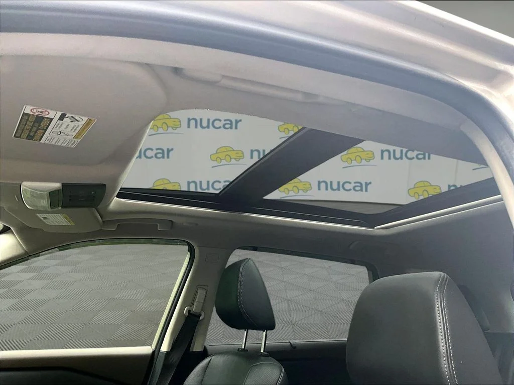 Used 2022 Gold Nissan Platinum image 21