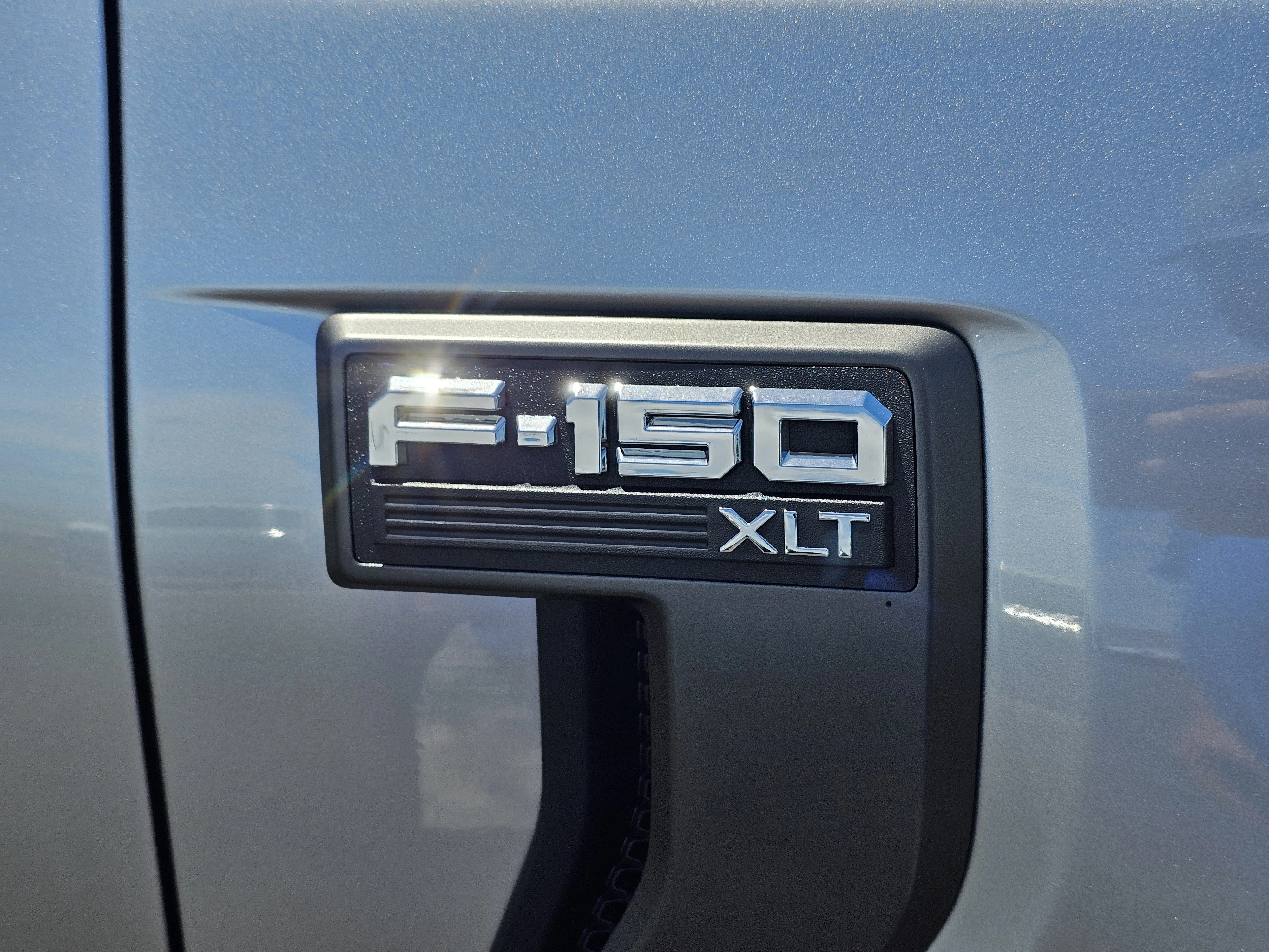 Used 2023 Iconic Silver Metallic Ford XLT image 8