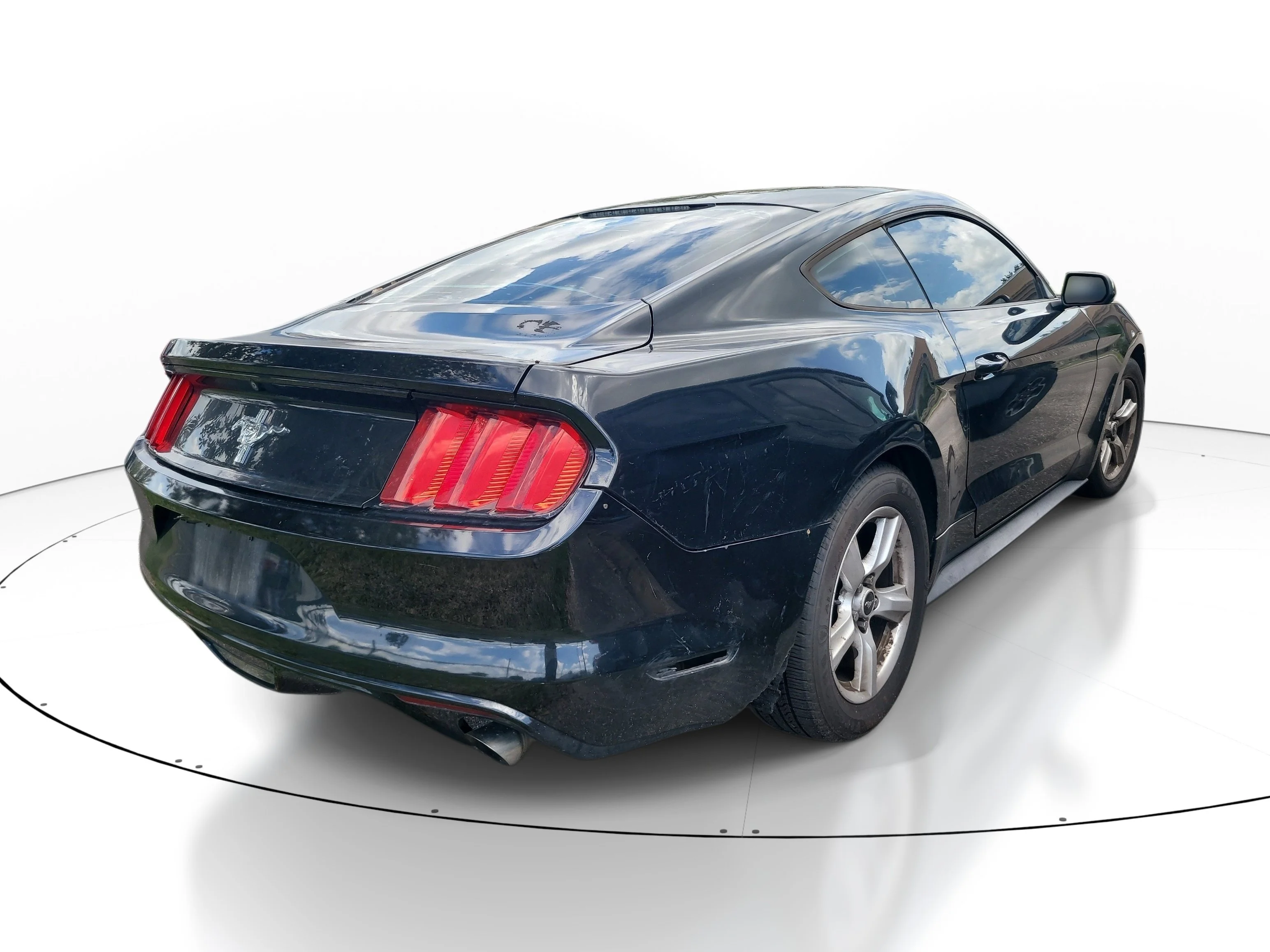 Used 2017 Shadow Black Ford V6 image 4