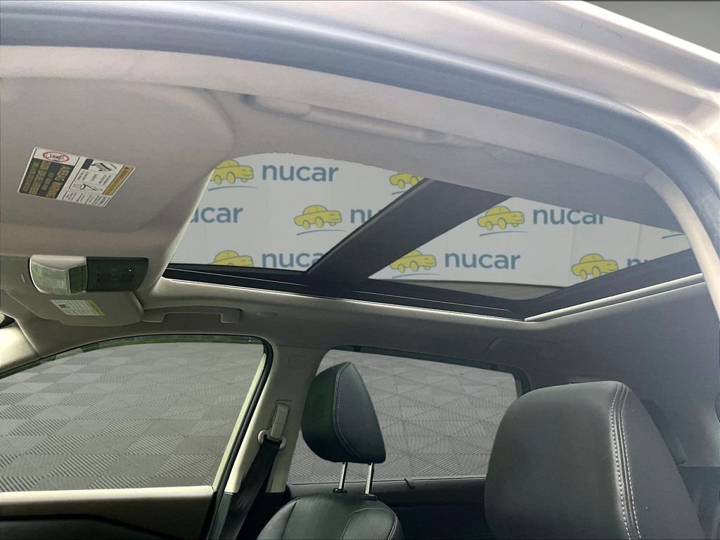 Used 2022 Gold Nissan Platinum image 21
