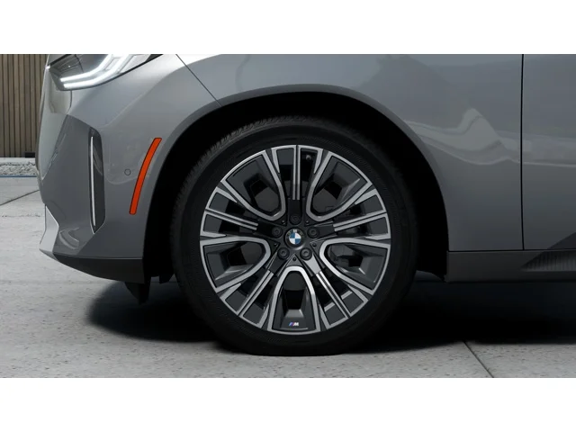 Used 2025 Skyscraper Grey Metallic BMW 30 xDrive image 7