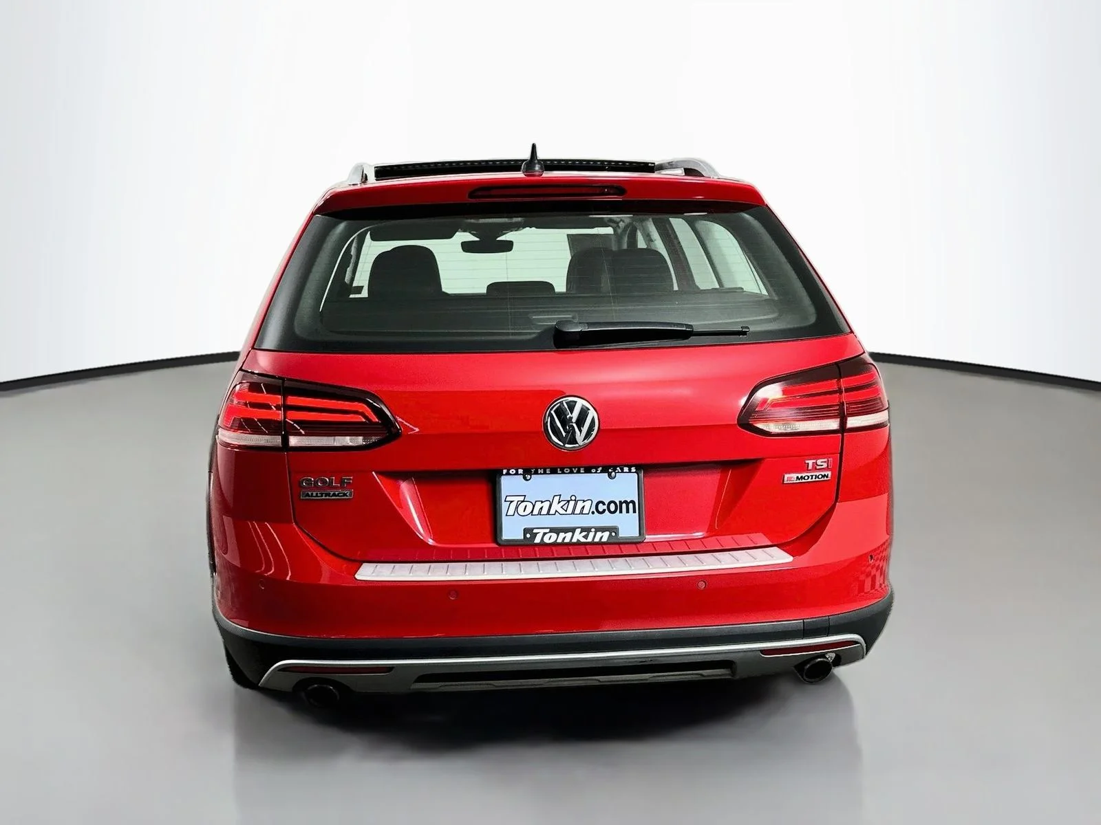 Used 2018 Tornado Red Volkswagen TSI SEL image 7