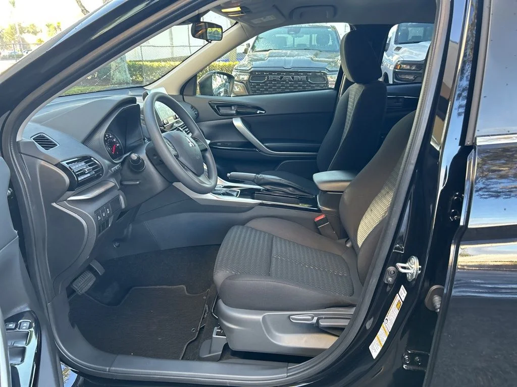 New 2026 Black Mitsubishi LE 1.5T S-AWC image 5