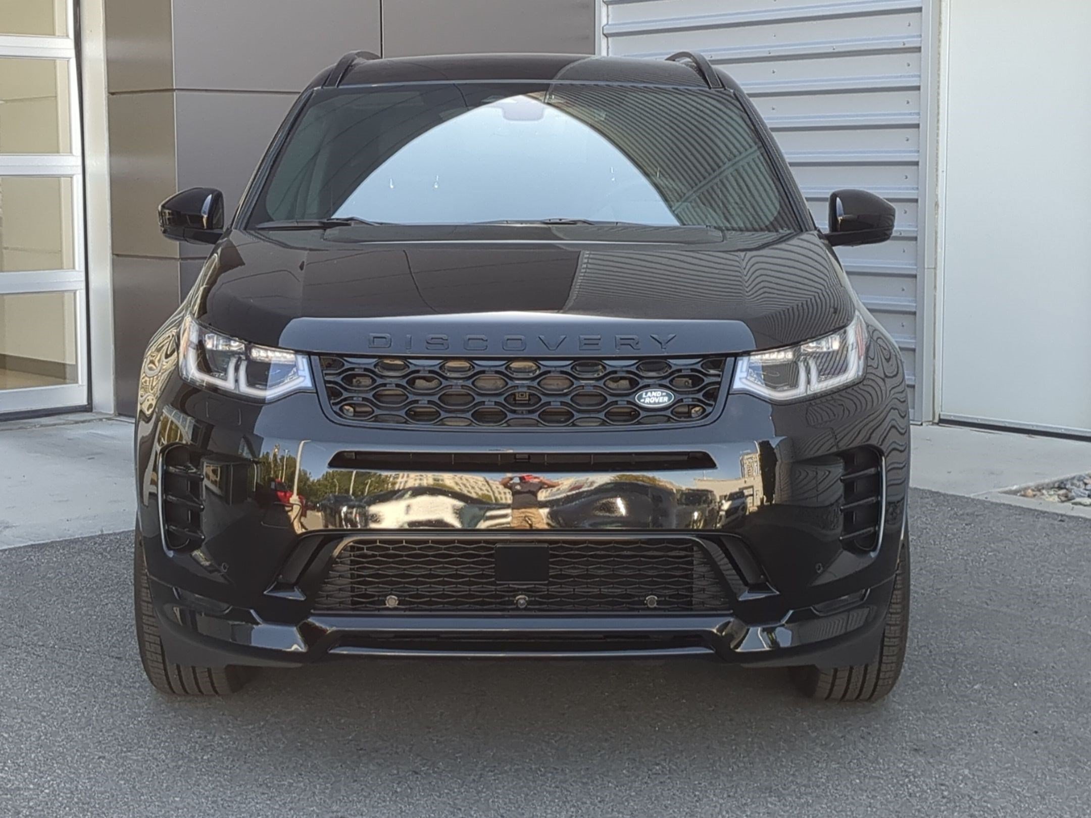 New 2026 Santorini Black Land Rover Landmark image 2
