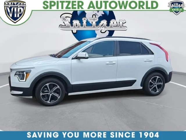 Used 2023 White Kia EX image 7