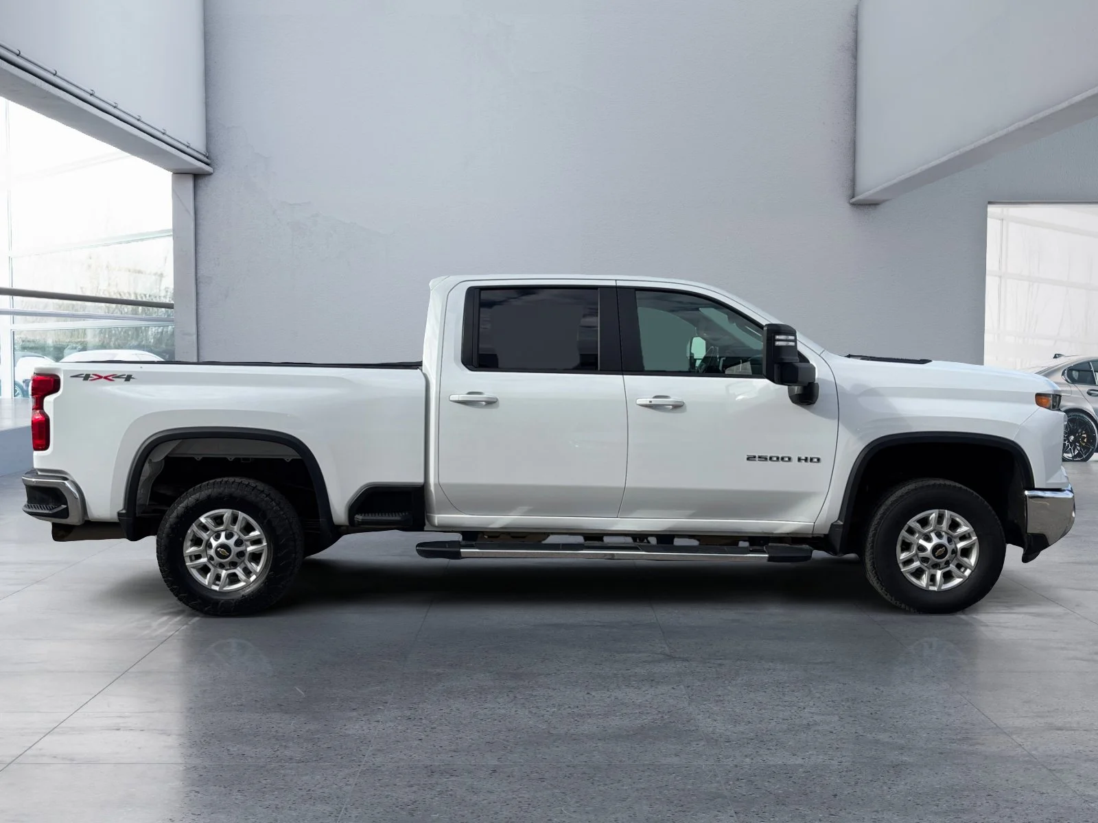 Used 2025 Summit White Chevrolet LT image 6