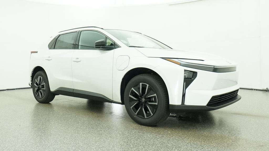 New 2026 Wind Chill Pearl Toyota XLE image 9