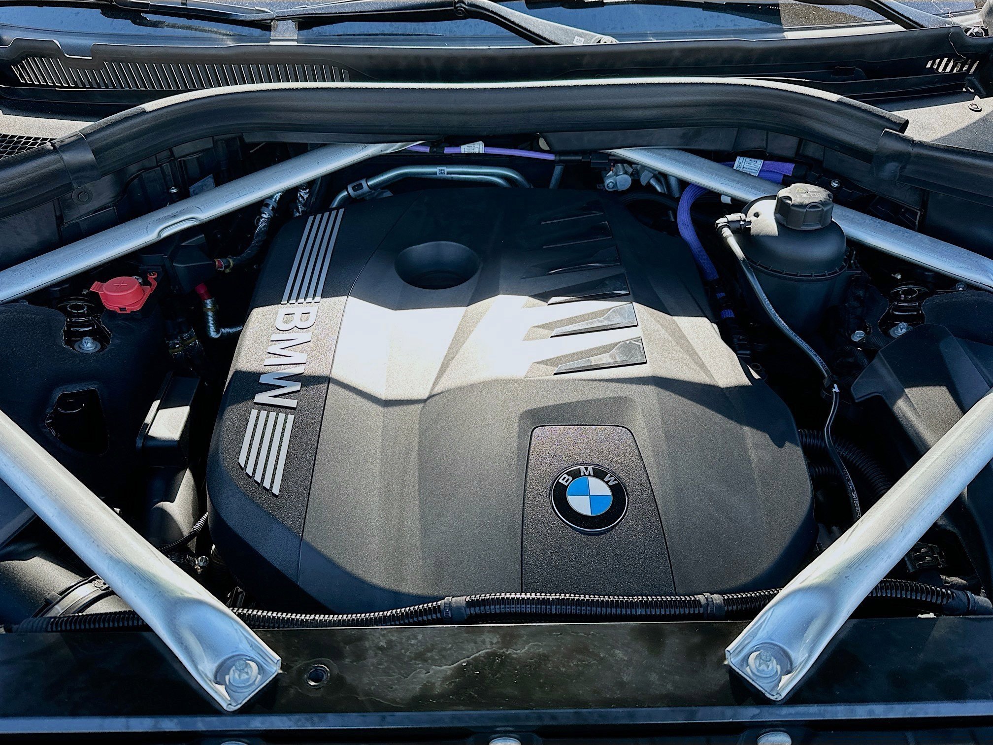 Used 2025 Black Sapphire Metallic BMW xDrive40i image 34