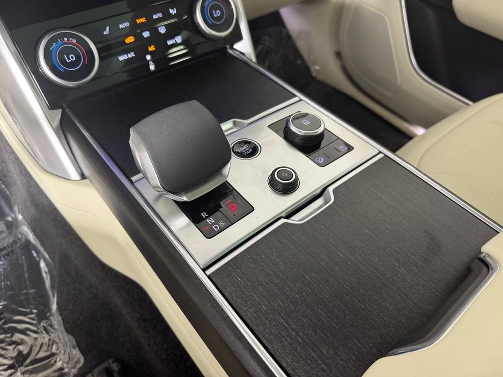 Certified Used 2023 Ostuni White Pearl Land Rover SE image 24
