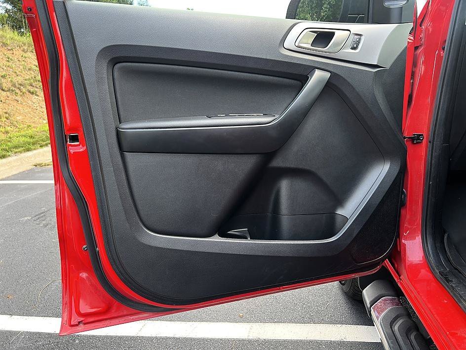 Used 2020 Race Red Ford XLT image 9