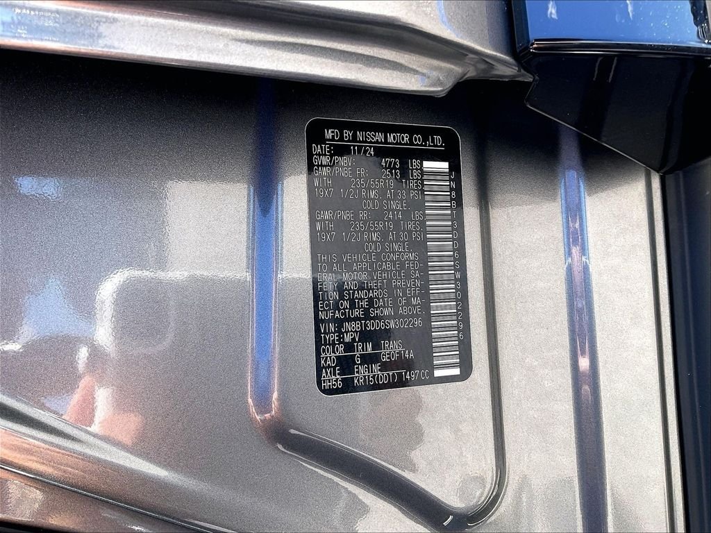 Used 2025 Gun Metallic Nissan Platinum image 33