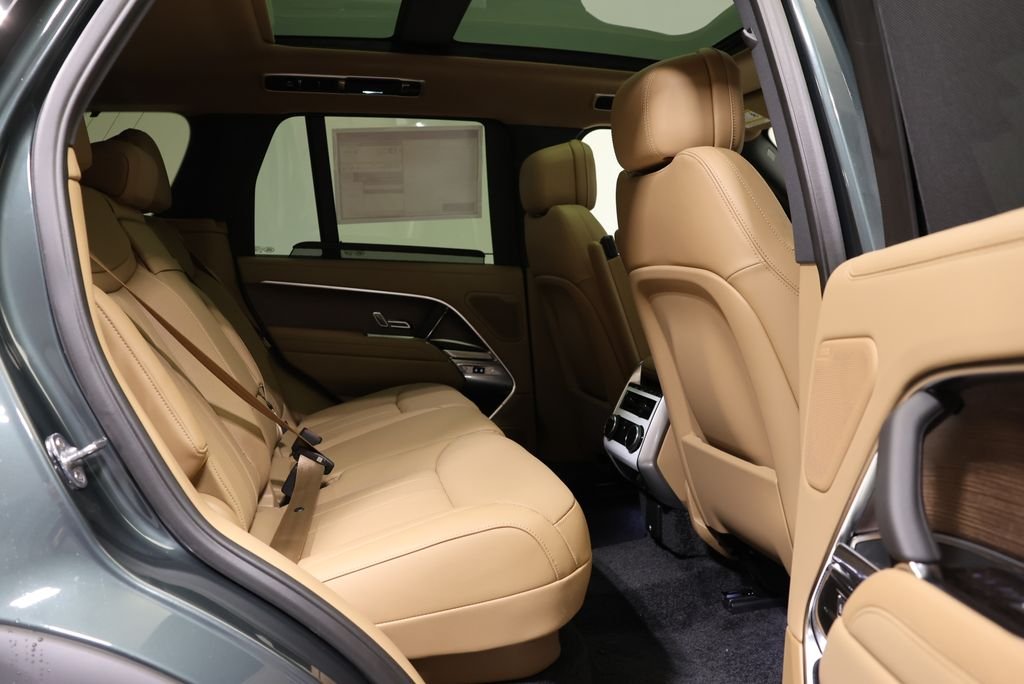 New 2026 Belgravia Green Land Rover SE image 44