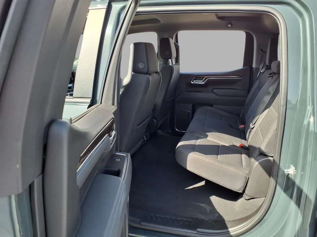 Used 2025 Gray Chevrolet LT image 22