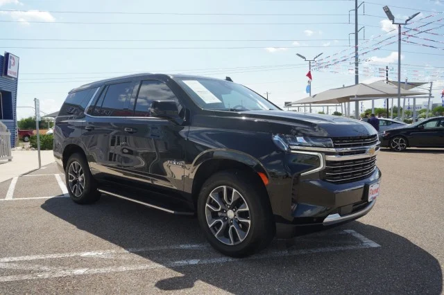 Used 2022 Black Chevrolet LT image 3