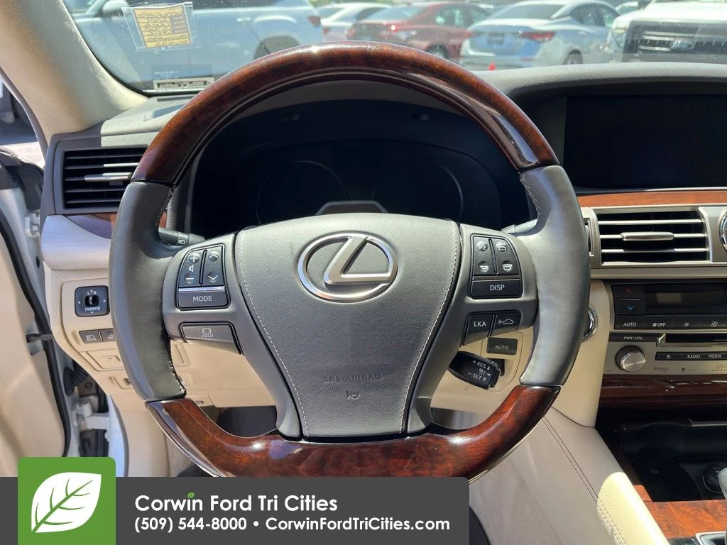 Used 2014 Starfire Pearl Lexus 460 L image 2