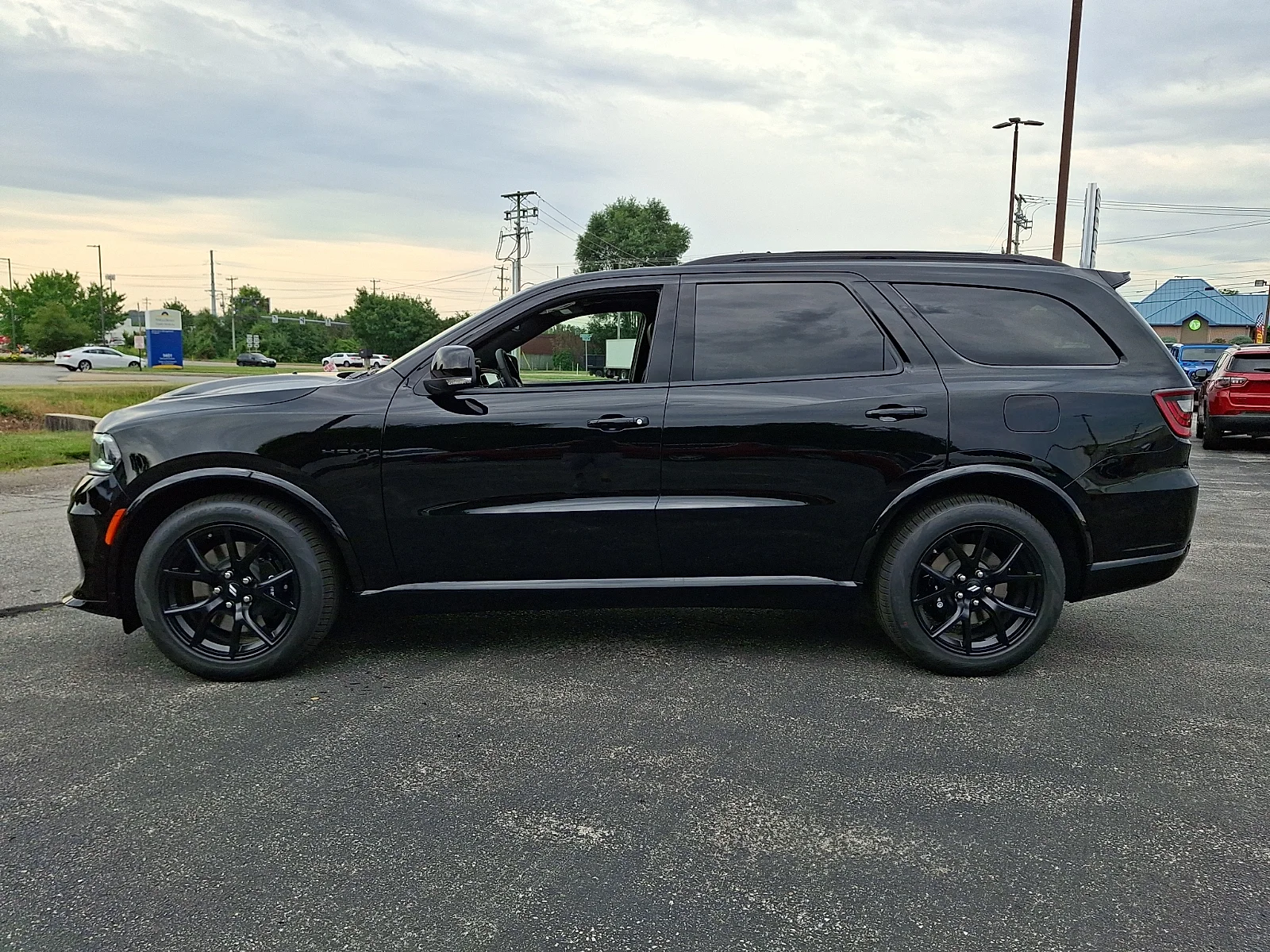 New 2026 Diamond Black Clear-Coat Exterior Paint Dodge GT Premium HEMI V8 image 5
