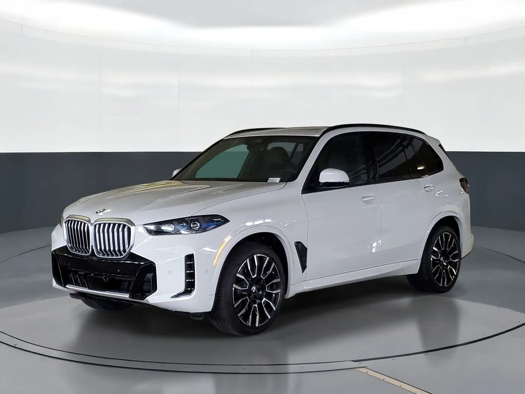 New 2026 Alpine White BMW sDrive40i image 1