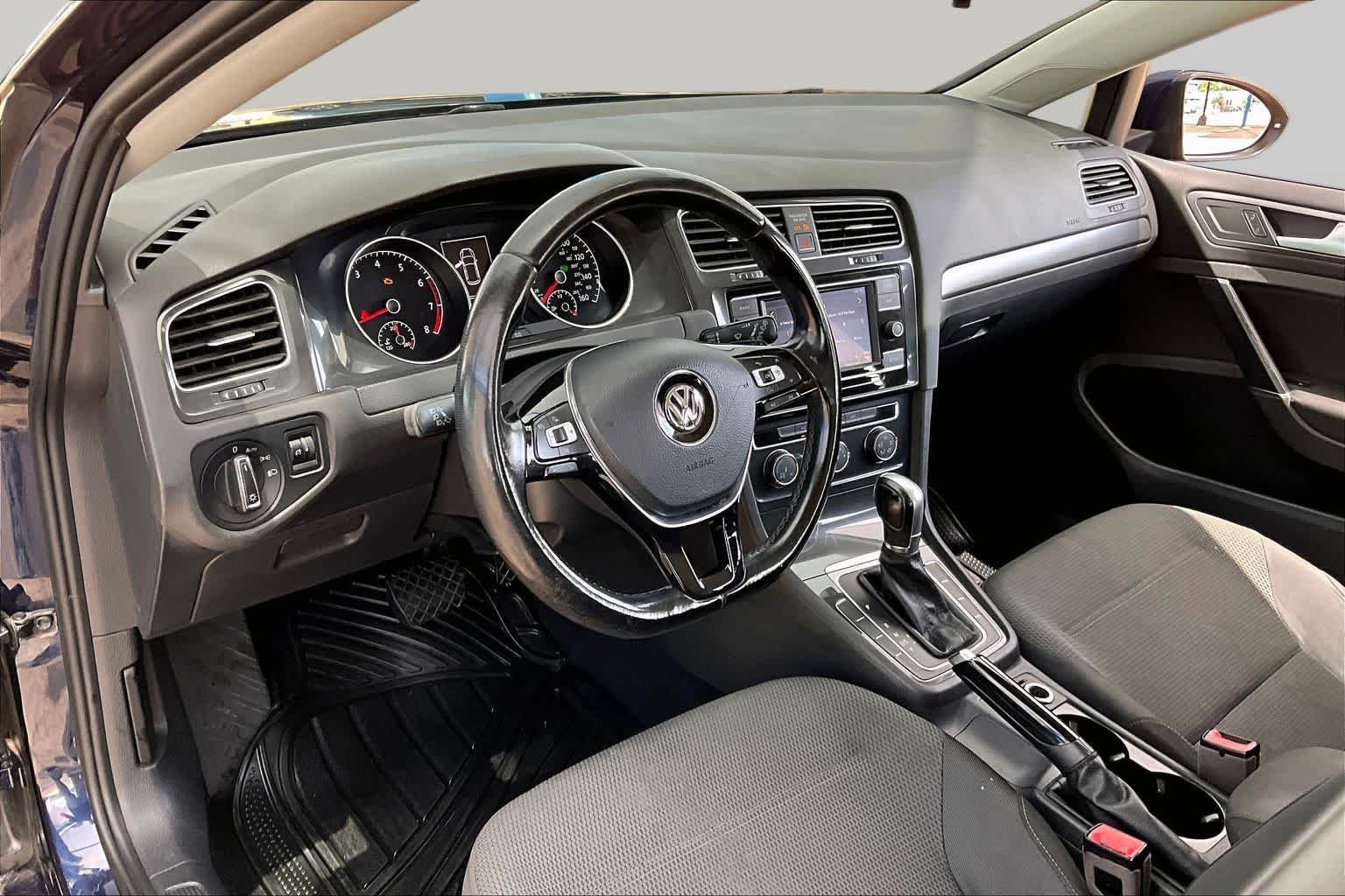 Used 2018 Night Blue Metallic Volkswagen S image 18