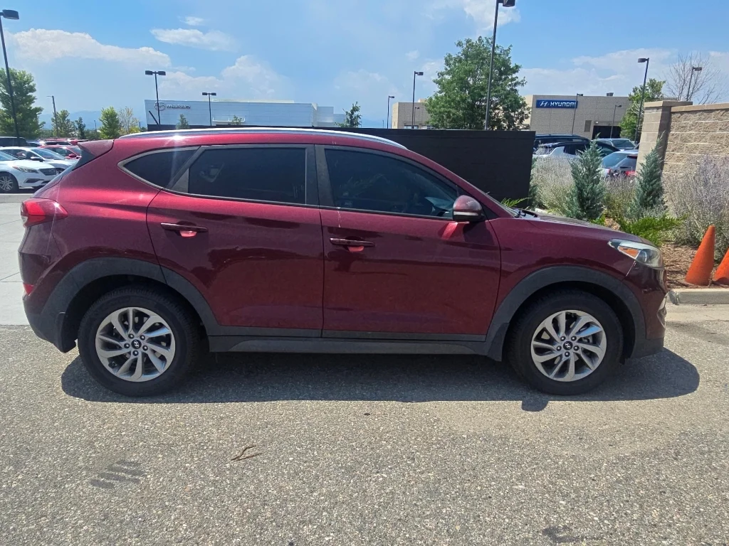 Used 2016 Ruby Wine Hyundai Eco image 14