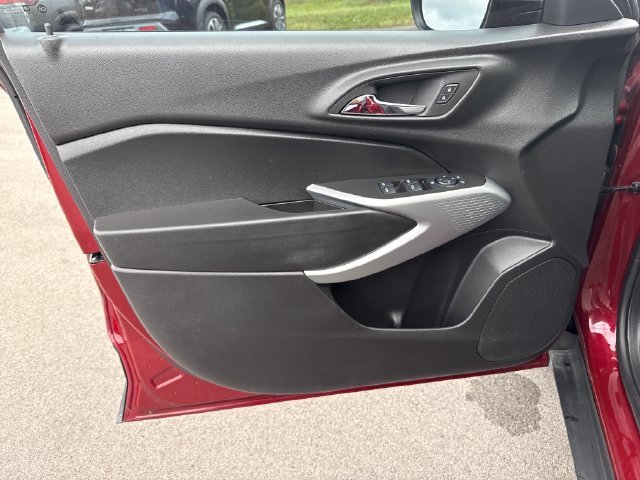 Used 2025 Red Chevrolet 1RS image 12