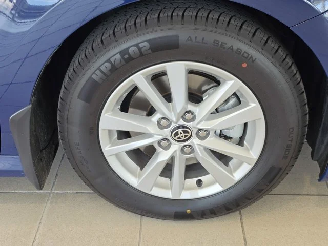 Used 2025  Toyota LE image 32