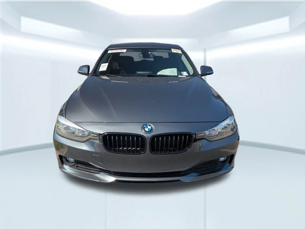 Used 2015 Gray BMW 320i image 4