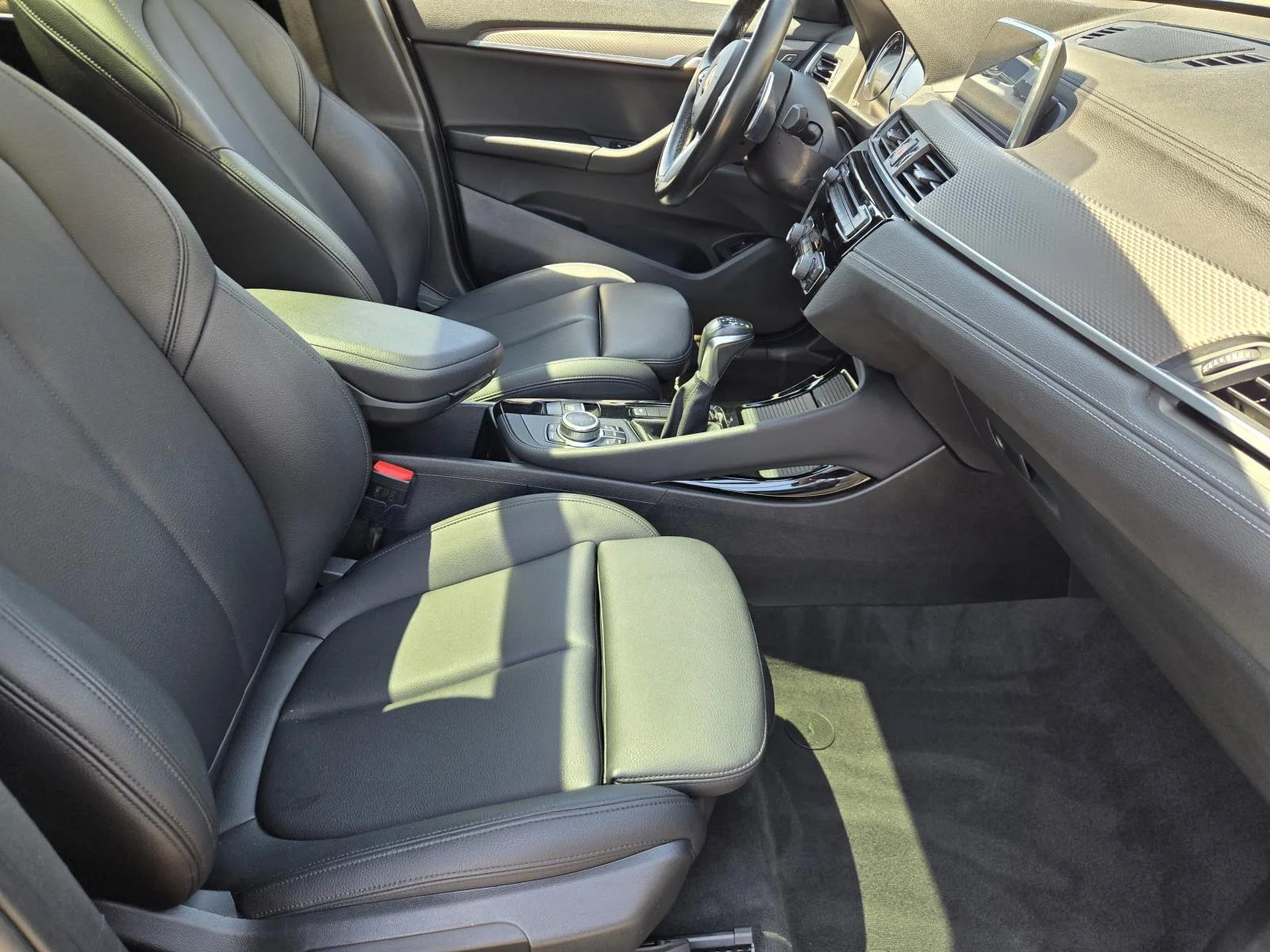 Used 2018 Mineral Gray Metallic BMW xDrive28i Sports Activity Coupe image 32