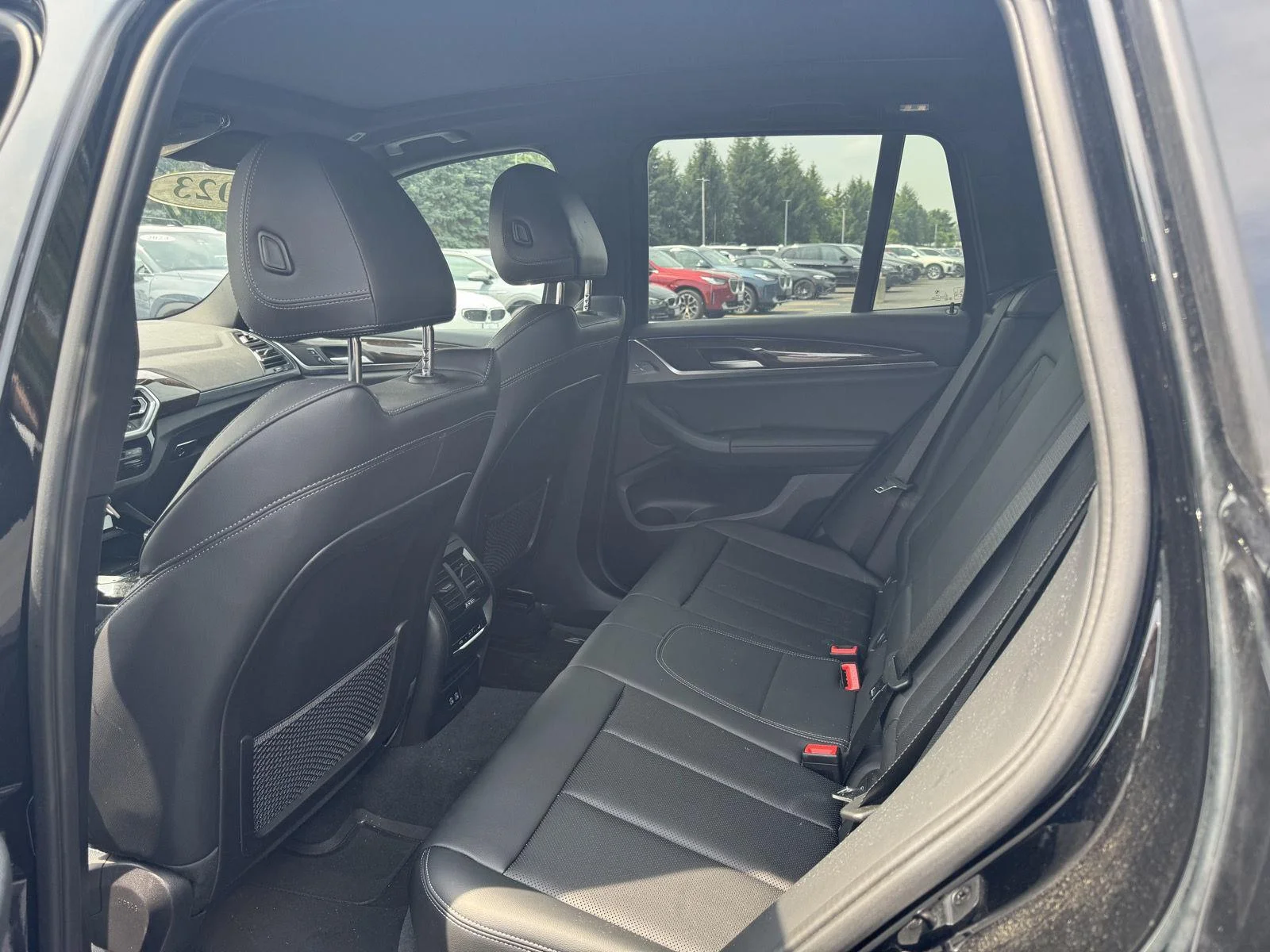 Used 2023 Jet Black BMW xDrive30i image 10