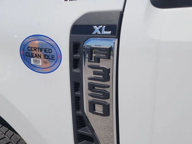New 2025 Oxford White Ford XL image 8