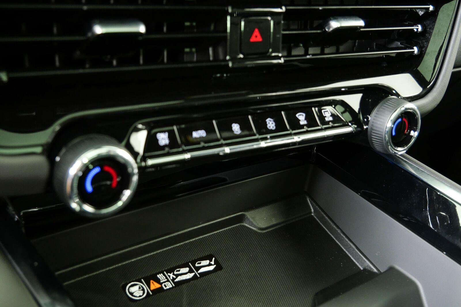 2026 Chevrolet Suburban RST - Photo 17