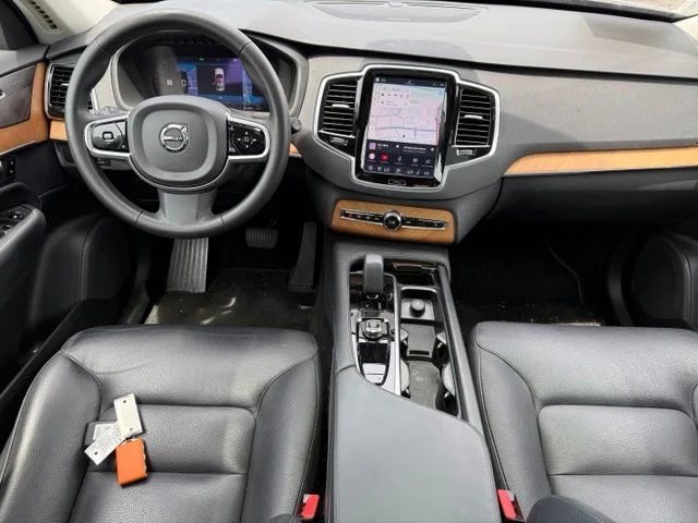 Used 2023 Platinum Grey Volvo Plus image 9