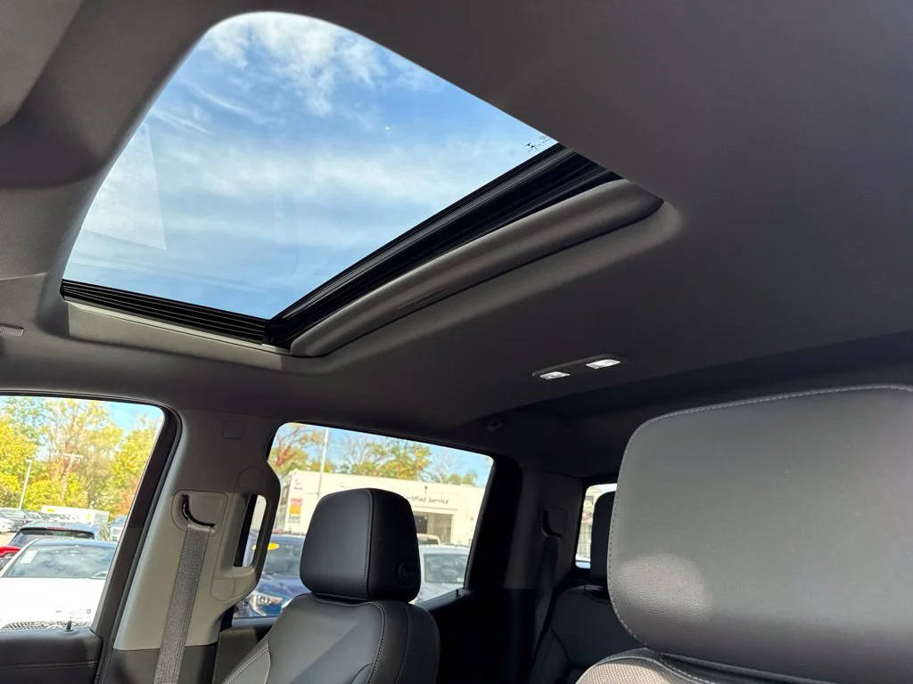 Used 2021 Black GMC SLT image 24