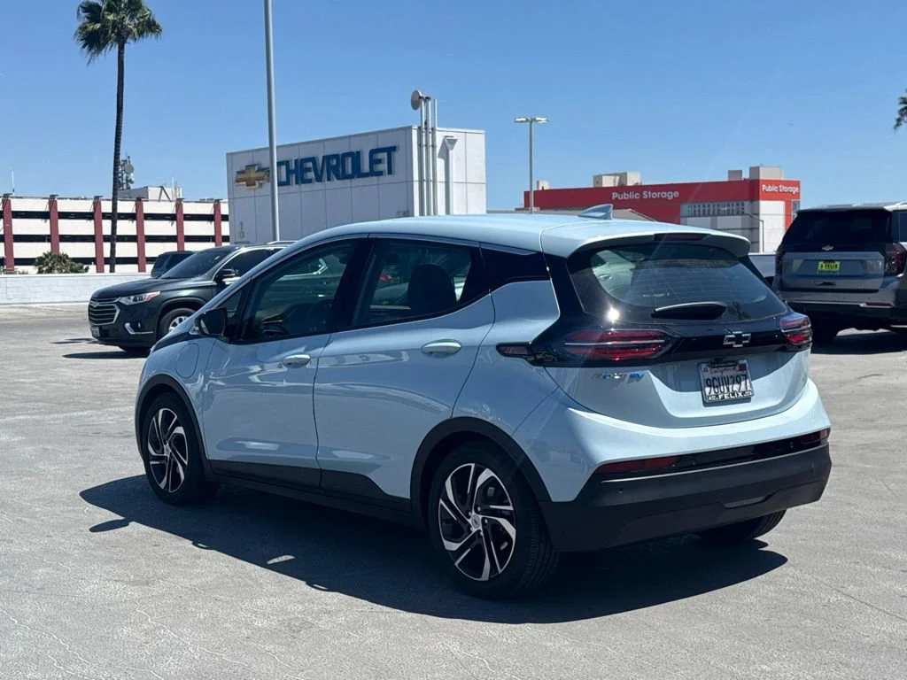 Used 2023 Ice Blue Metallic Chevrolet 2LT image 7