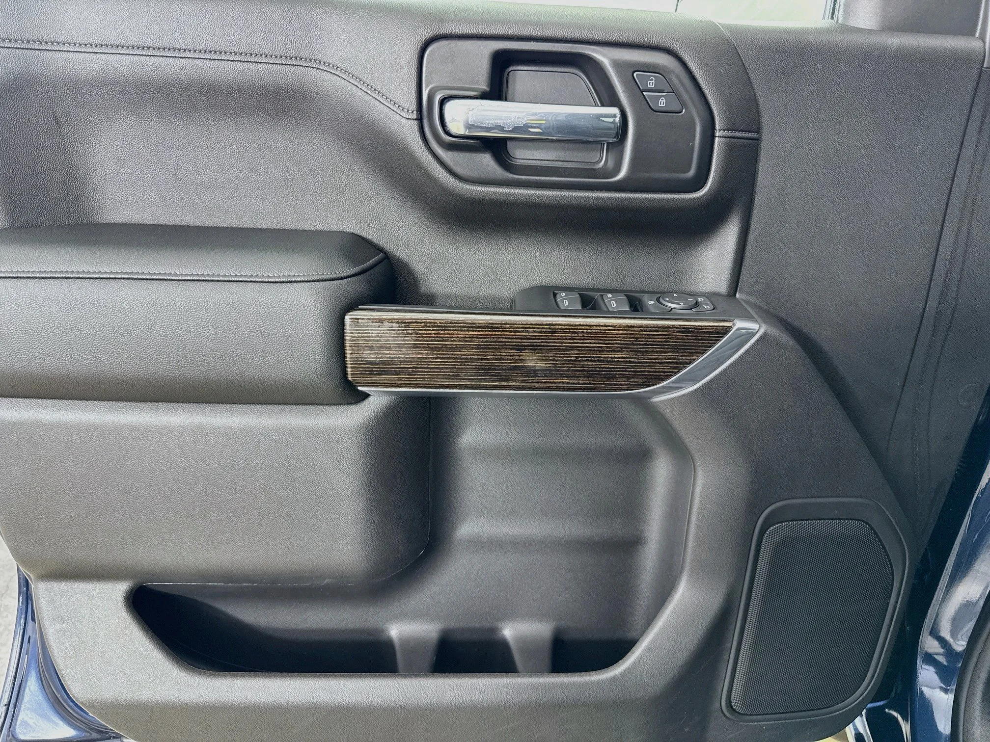 Used 2021 PACIFIC BLUE METALLIC GMC Elevation image 19