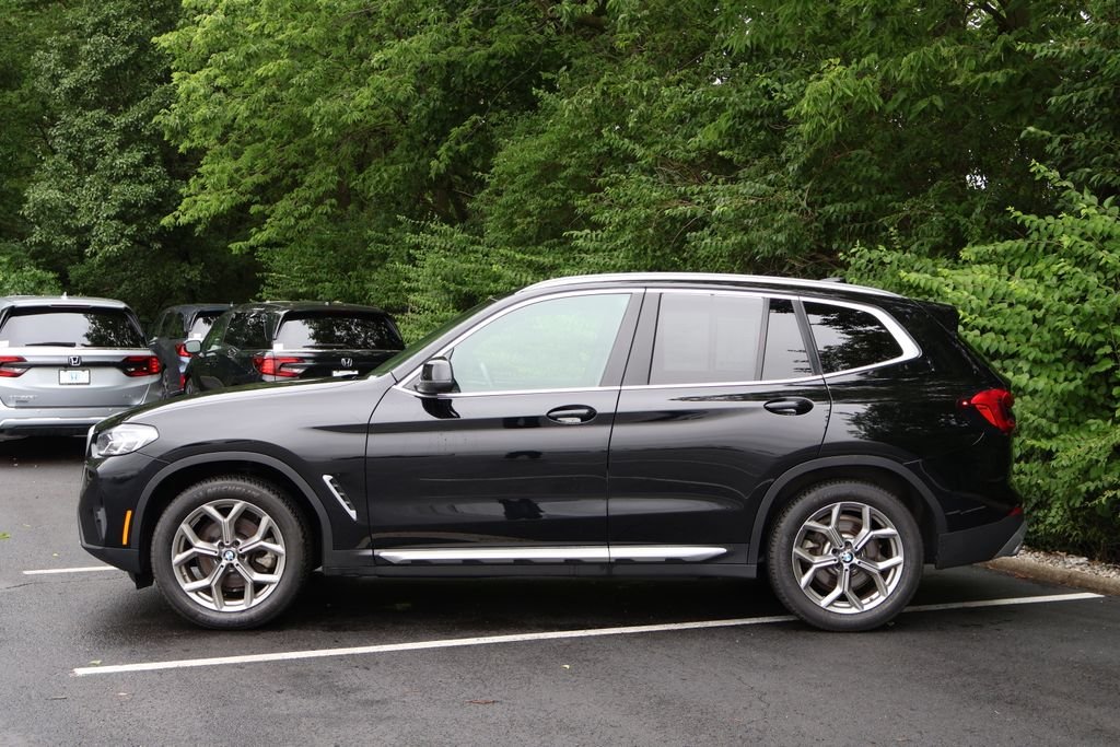 Used 2024  BMW xDrive30i image 4