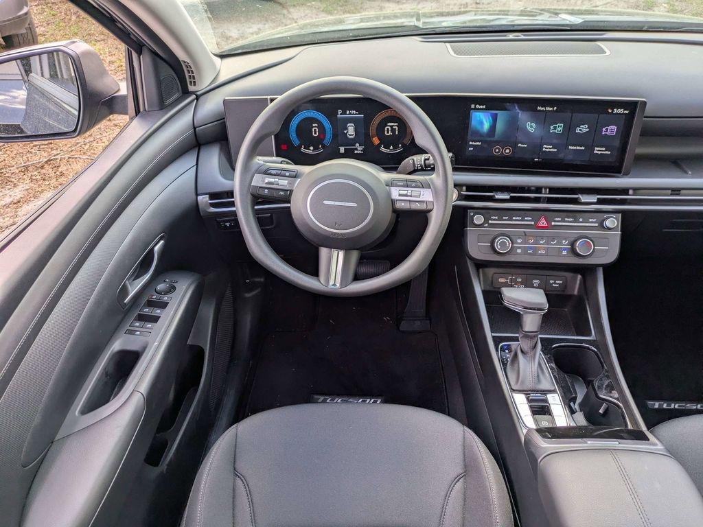 New 2026 Black Hyundai SE FWD image 16