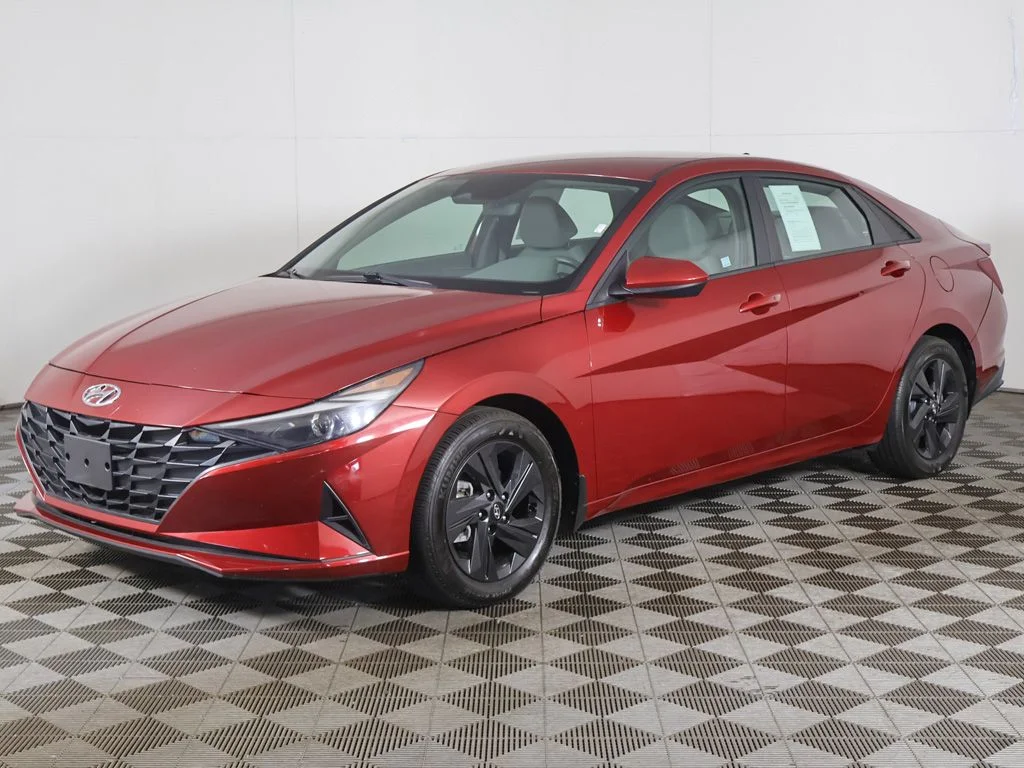 Used 2023 Red Hyundai SEL image 7