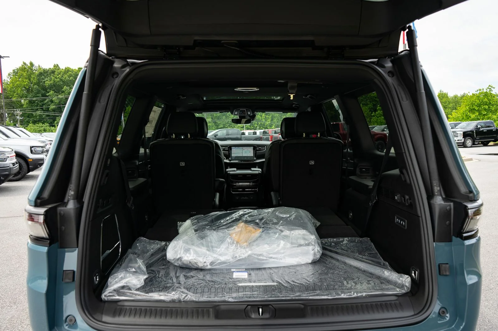 New 2026 Steel Blue Exterior Paint Jeep Upland image 9