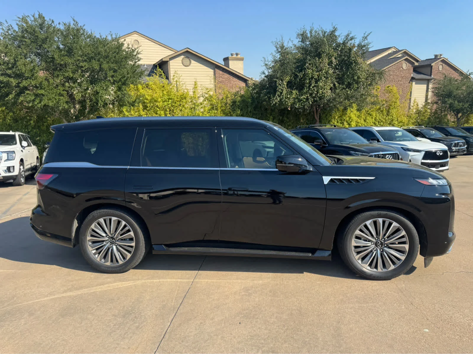 Certified Used 2027 Black Obsidian INFINITI LUXE image 15