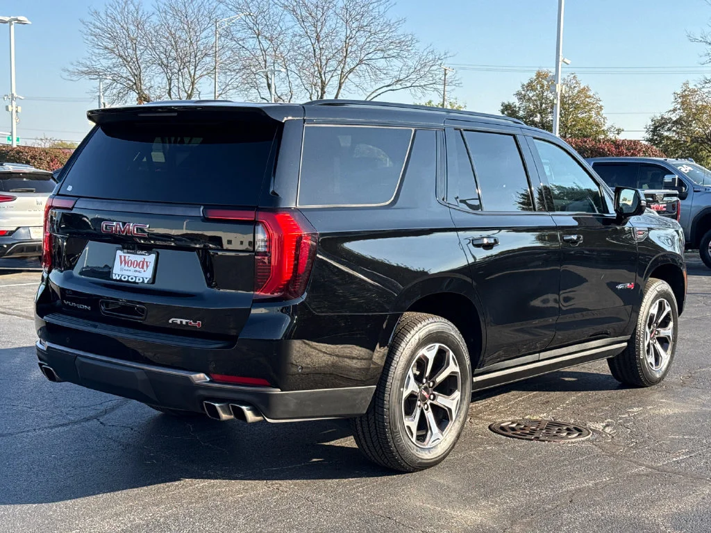 2025 GMC Yukon AT4 Ultimate - Photo 10