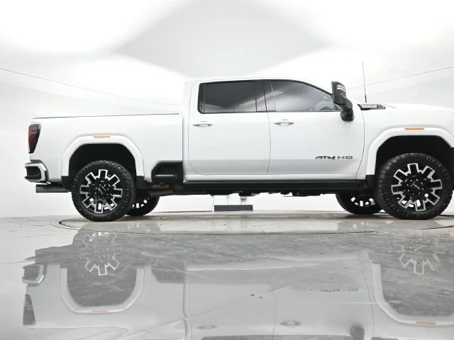 Used 2024 Summit White GMC AT4 image 31