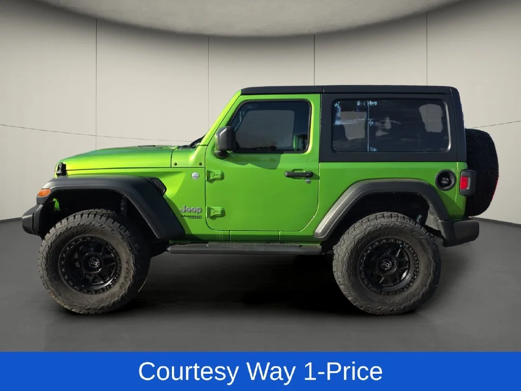 Used 2019 Green Jeep Sport S image 5