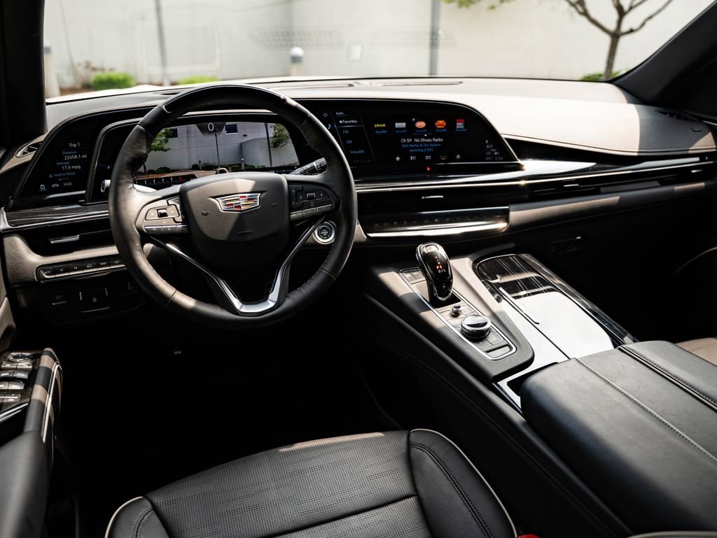 Used 2023 Crystal White Tricoat Cadillac Sport image 4
