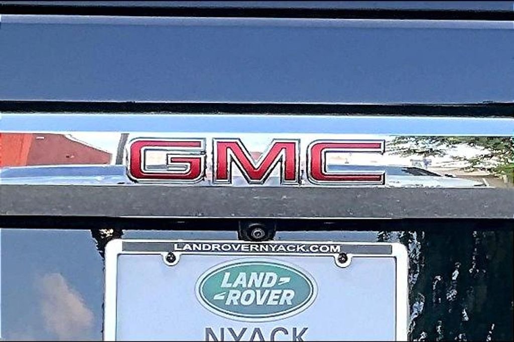 Used 2022 Black GMC SLE image 32