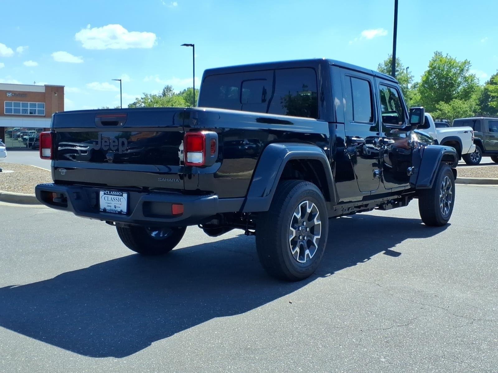 New 2026 Black Clear-Coat Exterior Paint Jeep Sahara image 2