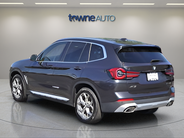 Used 2024  BMW xDrive30i image 3