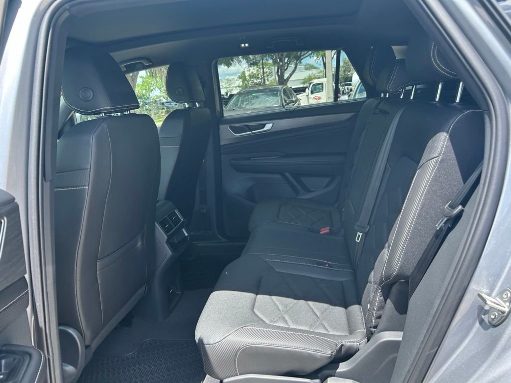 New 2026 Silver Volkswagen 2.0T SE w/Technology image 49