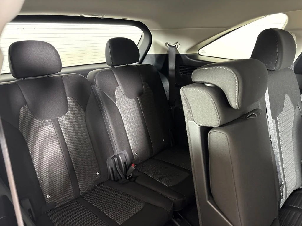 New 2026 Ivory Silver Kia LX image 21